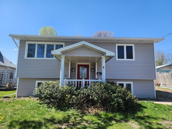 Primary Photo - 3 Bedroom 2 Bath Home Available in Knoxville