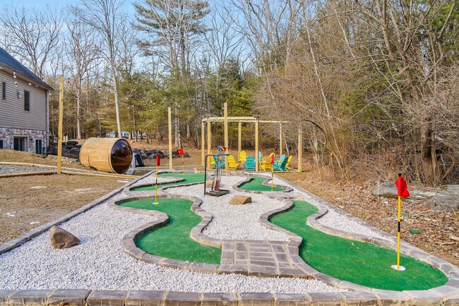 Building Photo - 1551 Wooded Acres Dr