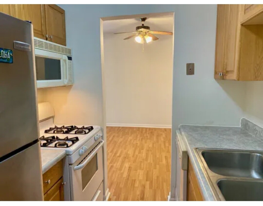 Building Photo - 869 Trace Dr