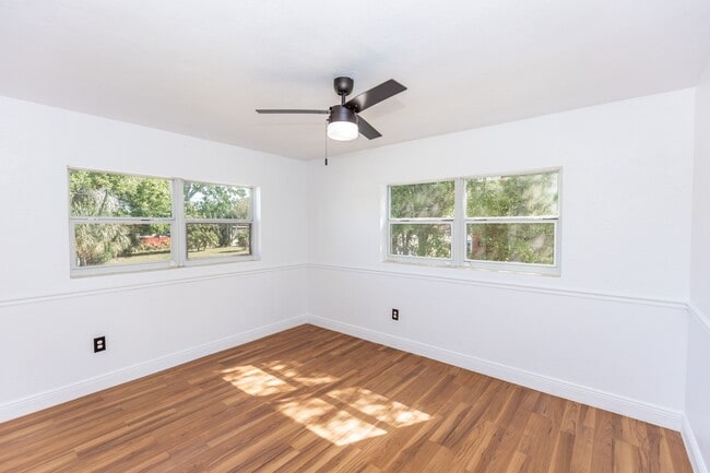 Building Photo - 5508 Meridian Way