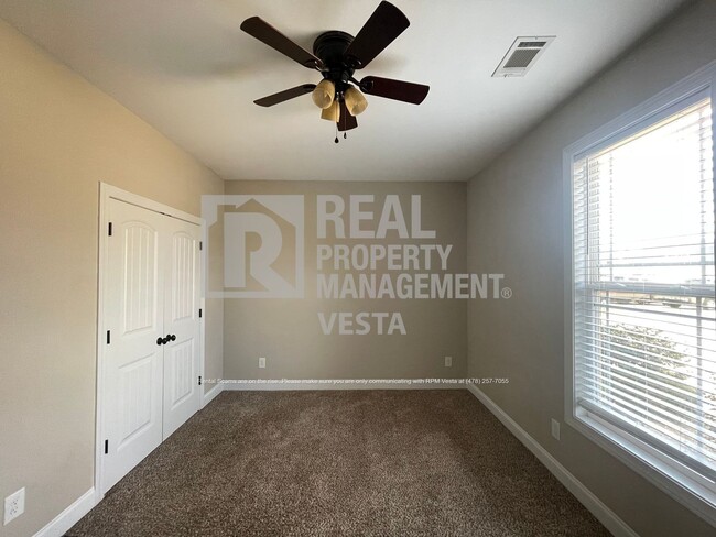 Building Photo - 904 Rainbow Springs Rd