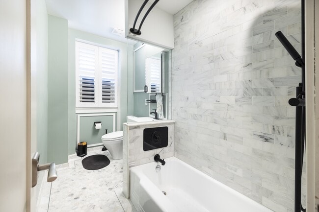 Building Photo - 1910 Kalorama Rd NW