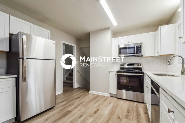 Building Photo - 4 Bedroom Pet-Friendly Home in Decatur, GA with Main Street Renewal