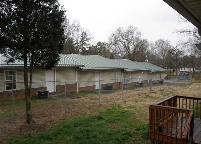 Building Photo - 119-121 Lynn Dr