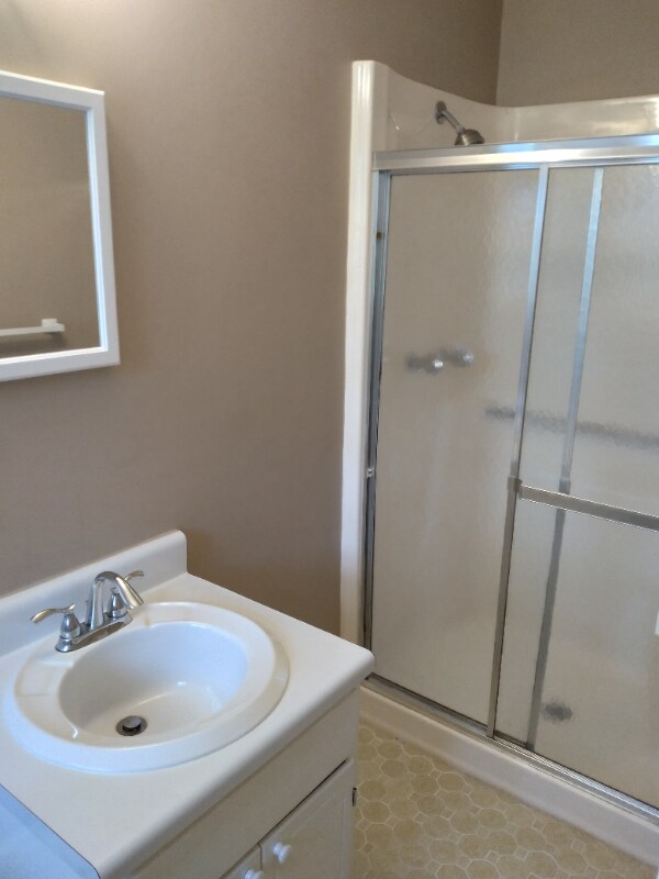 Building Photo - 3780 Dora Dr SE