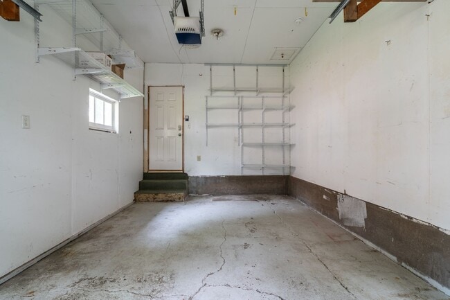 Building Photo - Beautiful Single Family Home