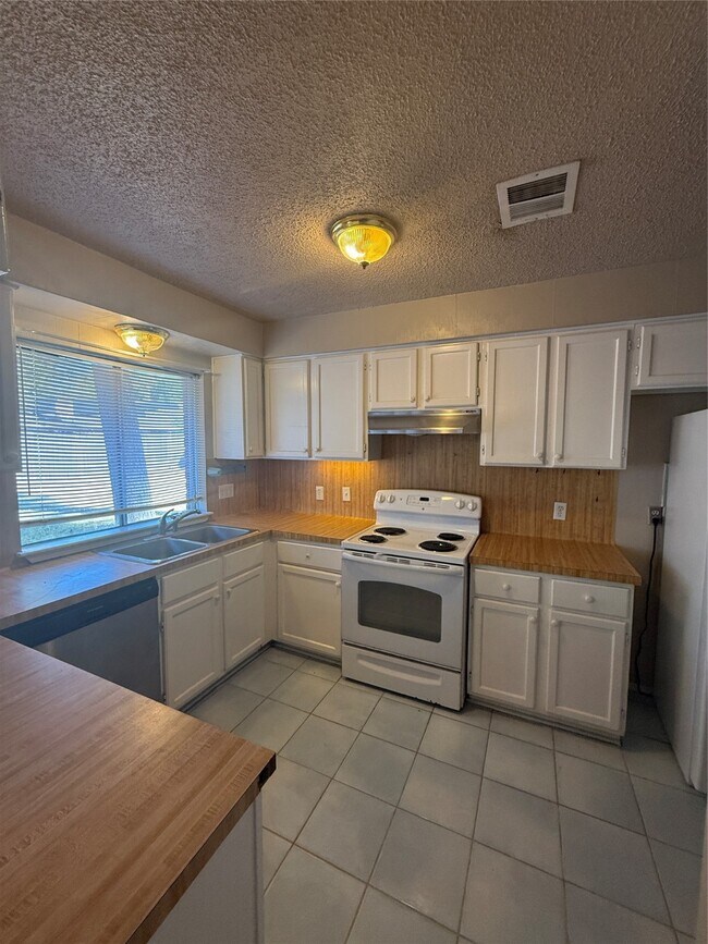 Building Photo - 5207 Sweetwind Ln