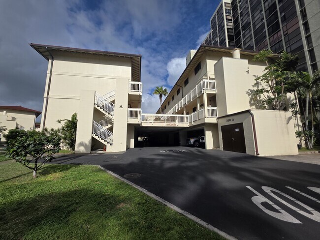 Building Photo - 350 Aoloa St