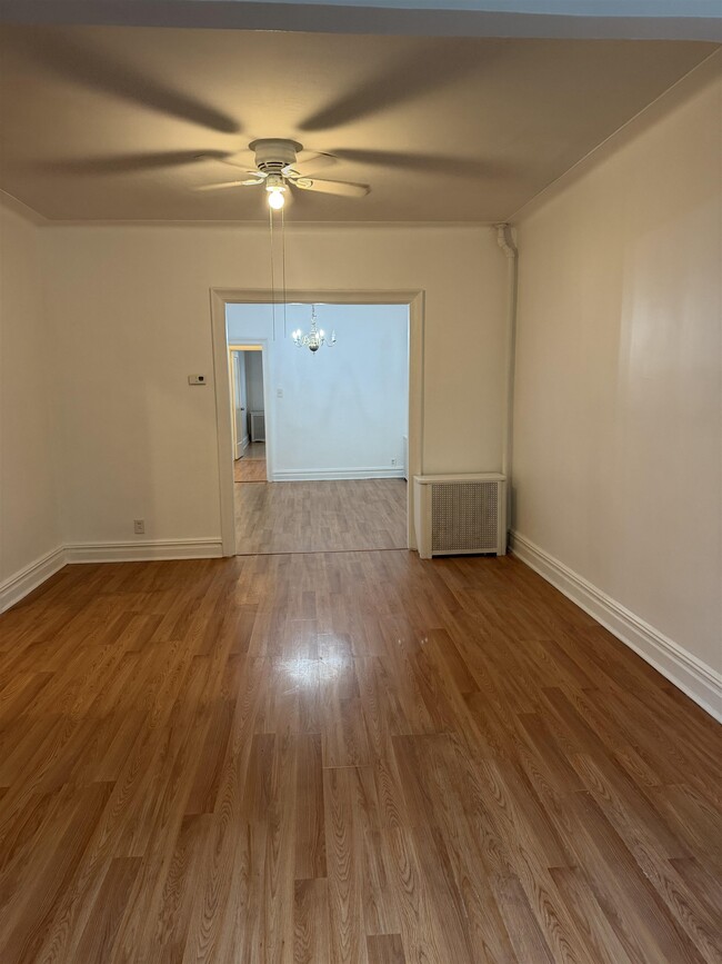 Building Photo - 187 W 48th St