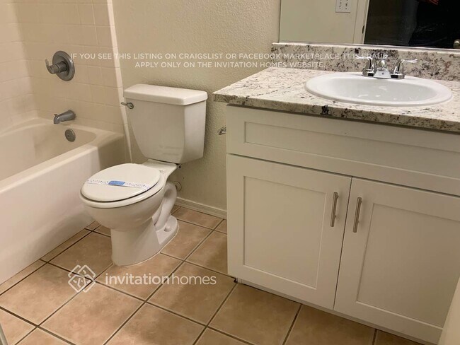 Building Photo - 866 E Mohave Ln