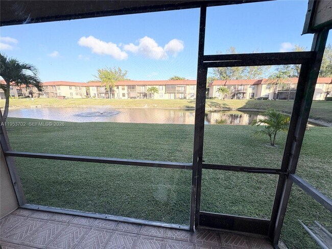 Building Photo - 21905 Lake Forest Cir