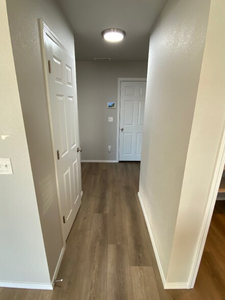 Building Photo - 1725 SW Miner St