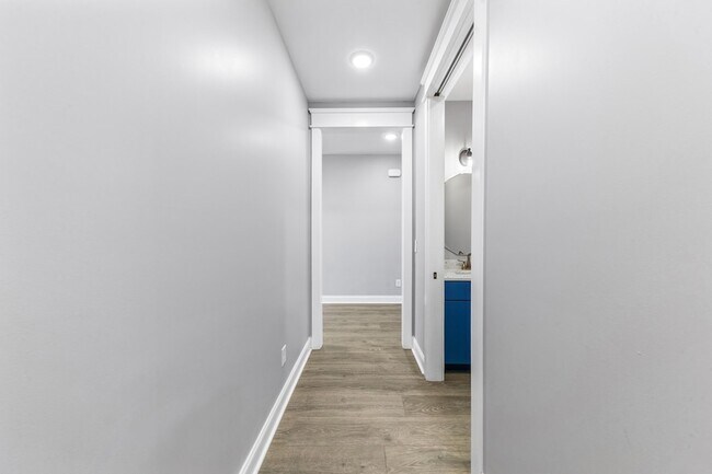 Building Photo - 601 Joyce Ave