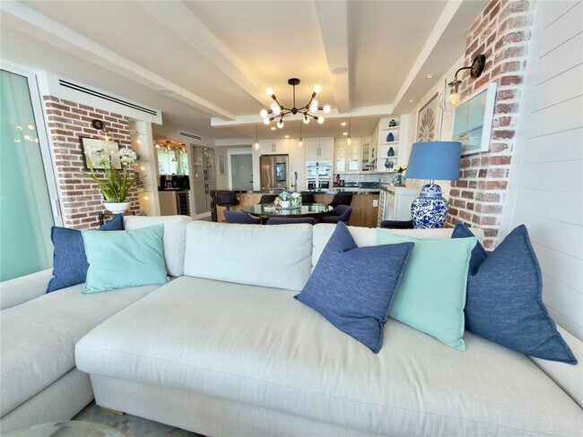 Building Photo - 800 SE 20th Ave