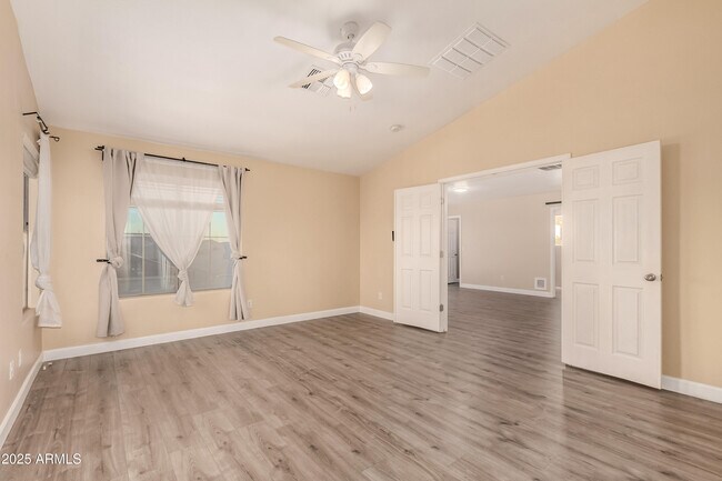 Building Photo - 11010 W Griswold Rd