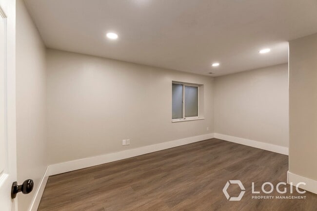 Building Photo - Single Family Home in a Great Location.