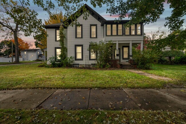 Building Photo - 1017 N Holbrook St