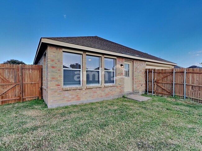 Building Photo - 115 Clover Leaf Ln