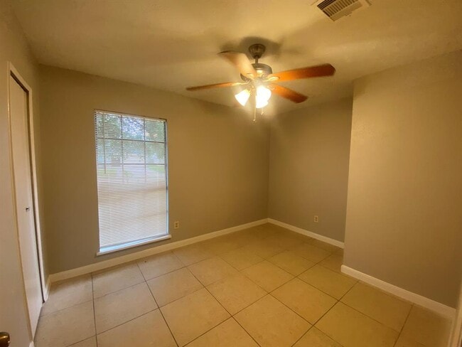 Building Photo - 14511 Flair Dr