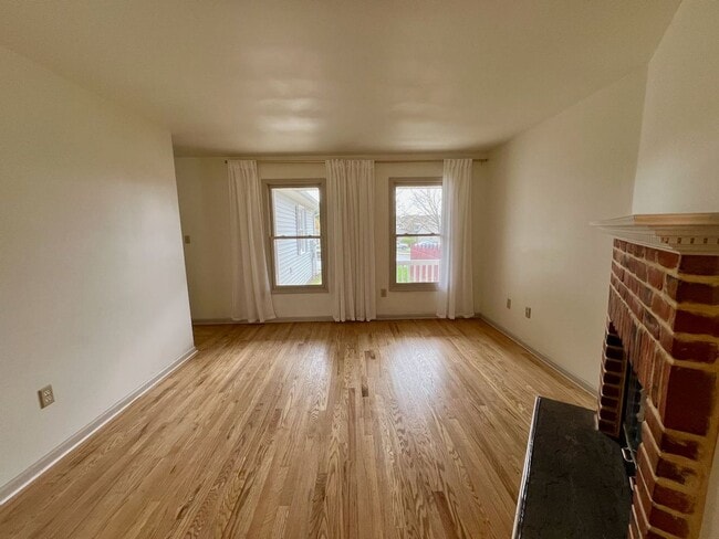 Building Photo - Townhome in a Great Community! 3bd/2.5ba