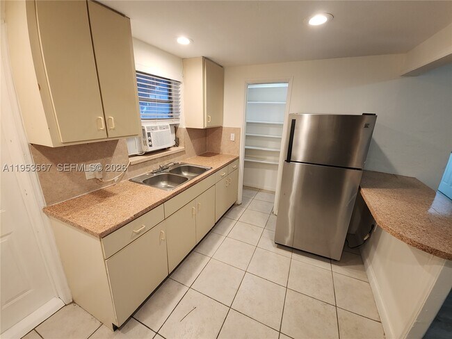 Building Photo - 405 NW 64th St