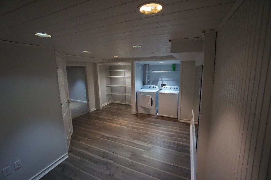 Building Photo - 3904 Dollar Cir