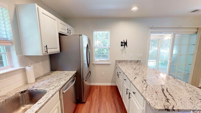 Building Photo - 1000 Pembroke Ct