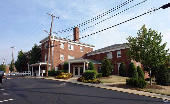 Building Photo - Patrick Henry Apartments