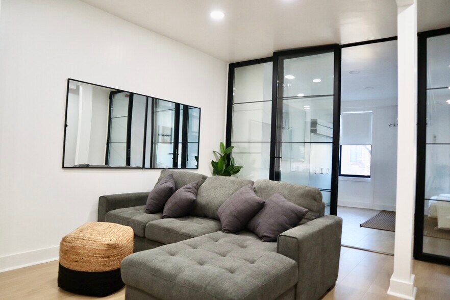 living - furnished - 411 E Girard Ave