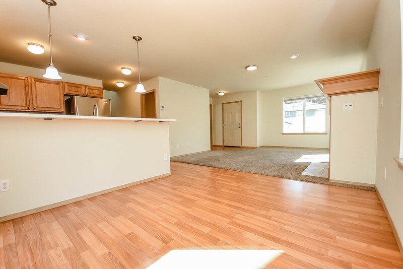 Building Photo - 1349 Burnside Pl