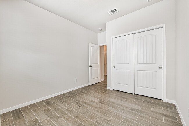 Building Photo - 6330 Lemon Balm Ln