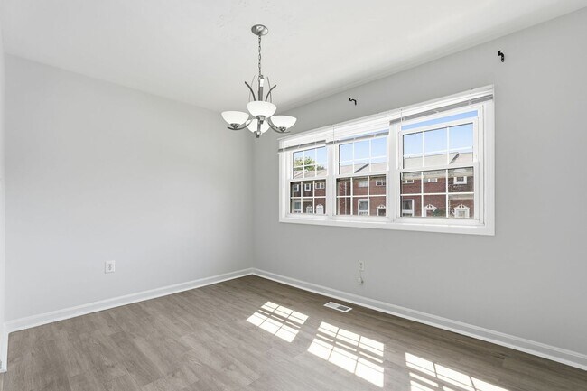 Building Photo - 9178 Laurelwood Ct
