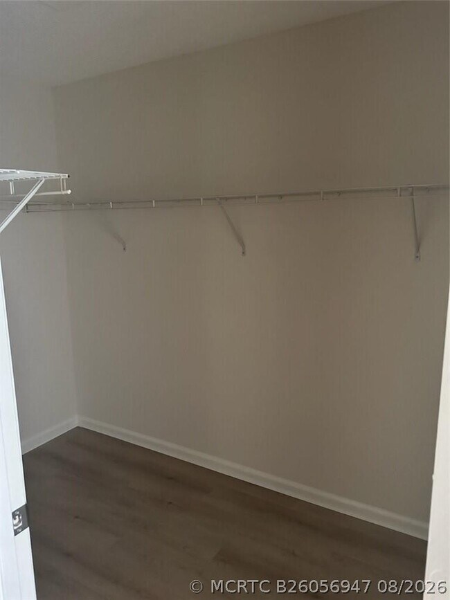 Building Photo - 406 Buttonwood Pl