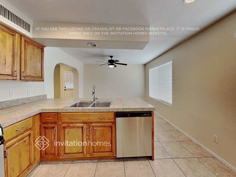 Building Photo - 14844 N 24th Pl