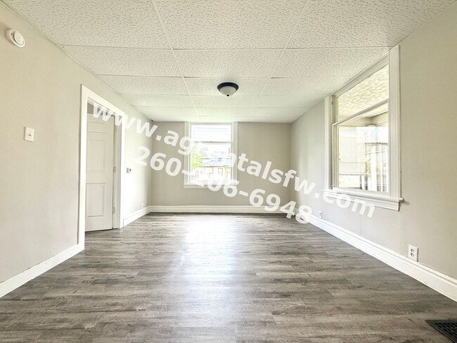 Building Photo - 3 Bedroom House
