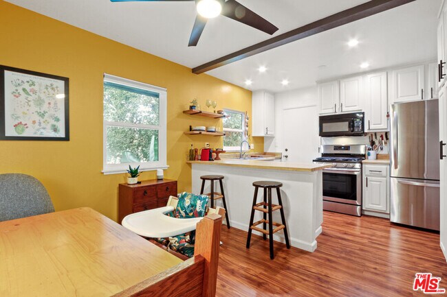 Building Photo - 3621 Kalsman Dr