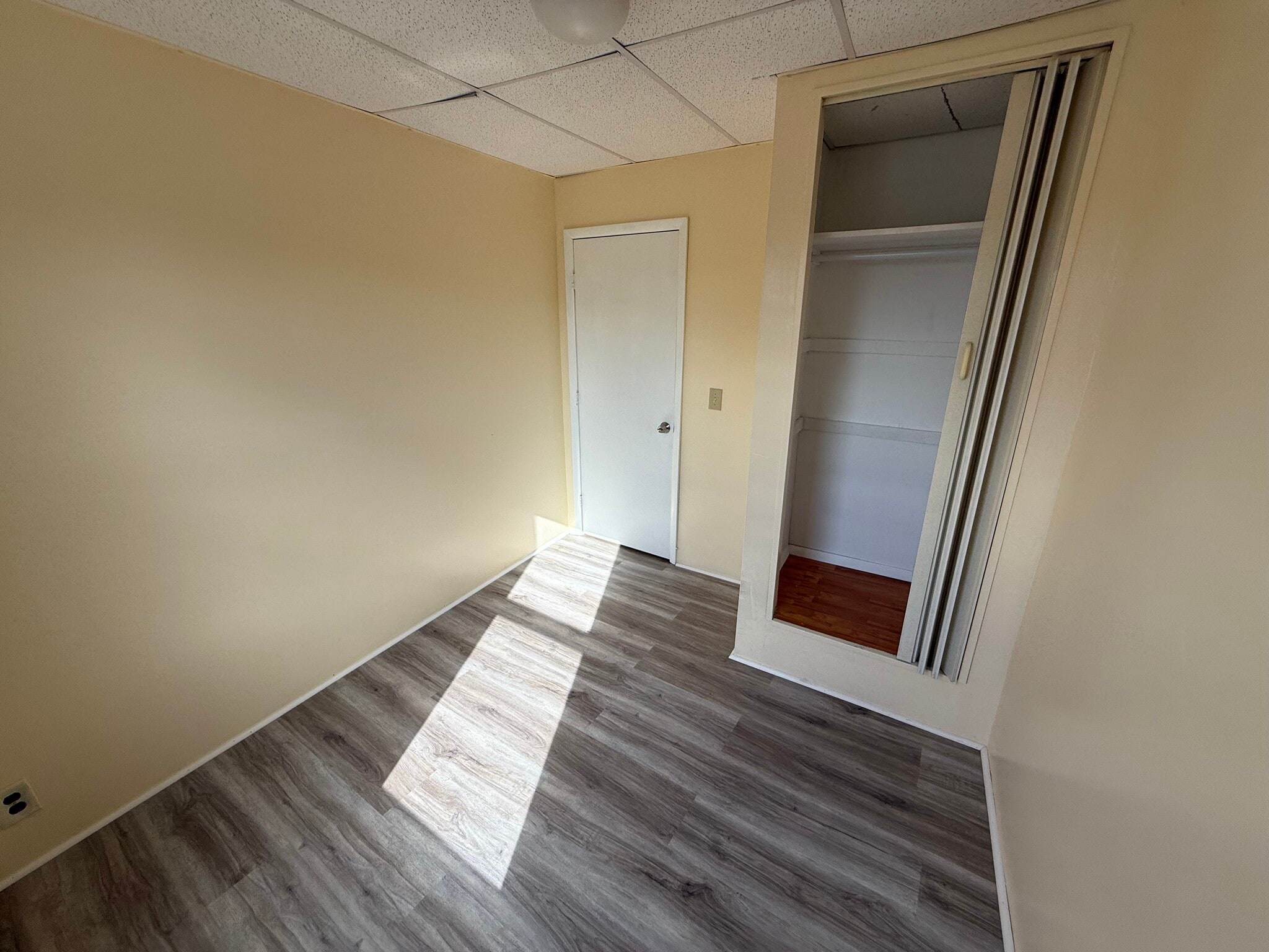 Building Photo - 144 Midland Ave
