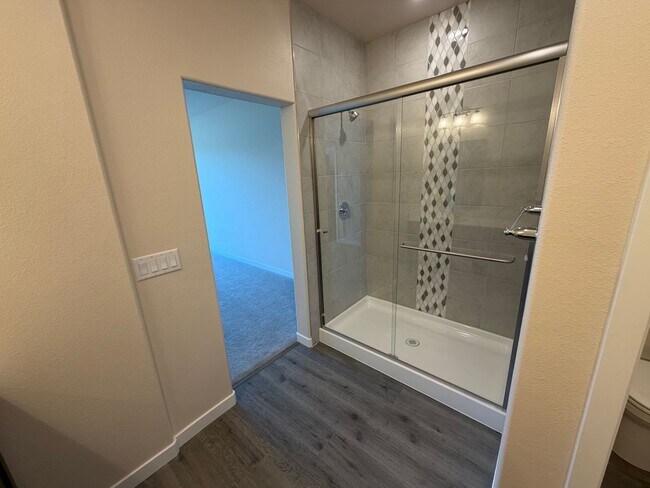 Building Photo - Brand New Townhome in Sparks!