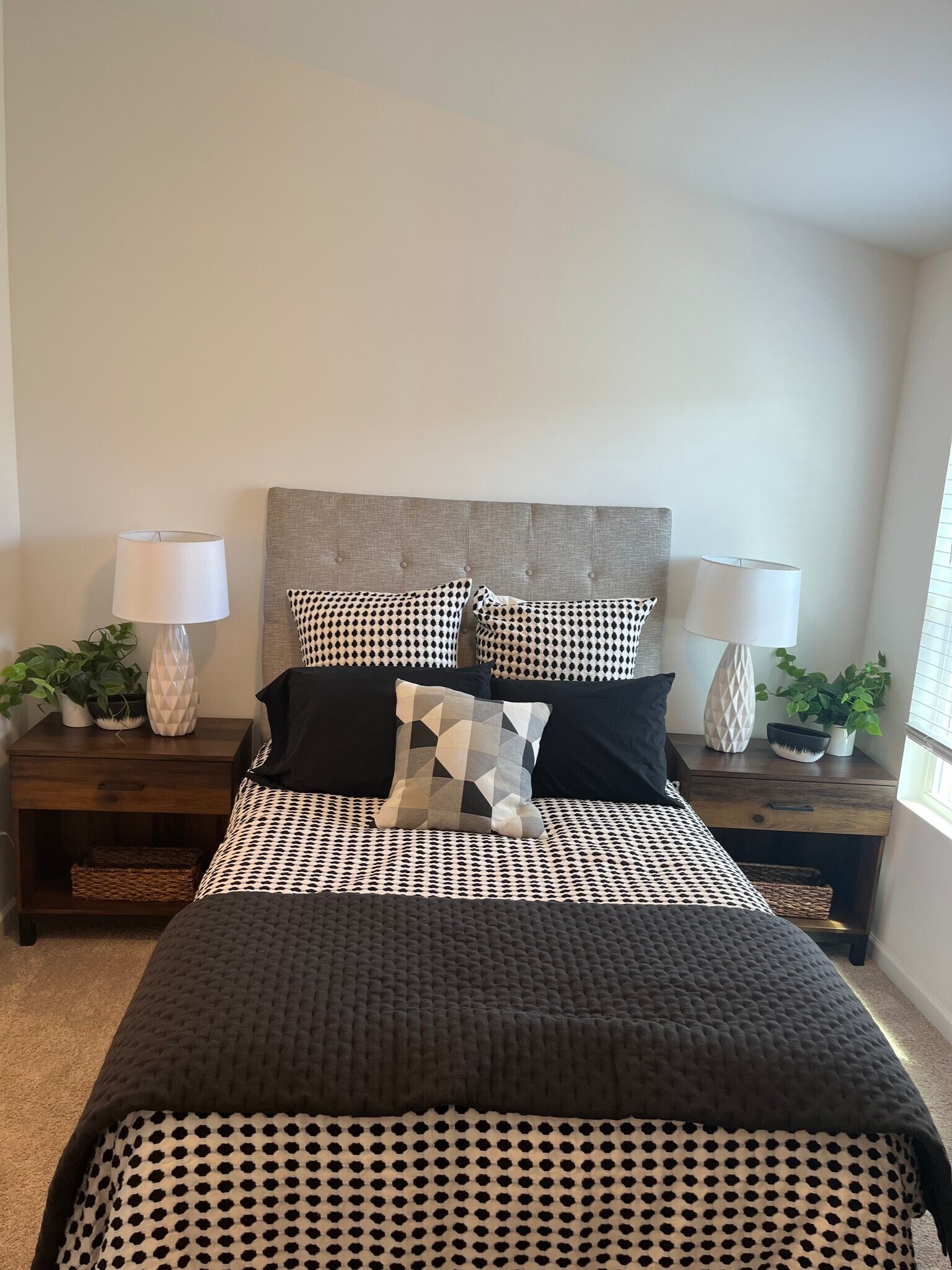 Building Photo - 230 Banbury Ln