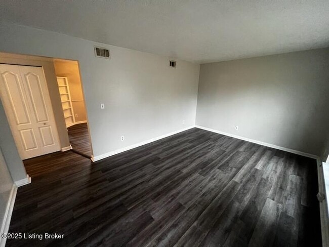 Building Photo - 5505 Baywood Dr
