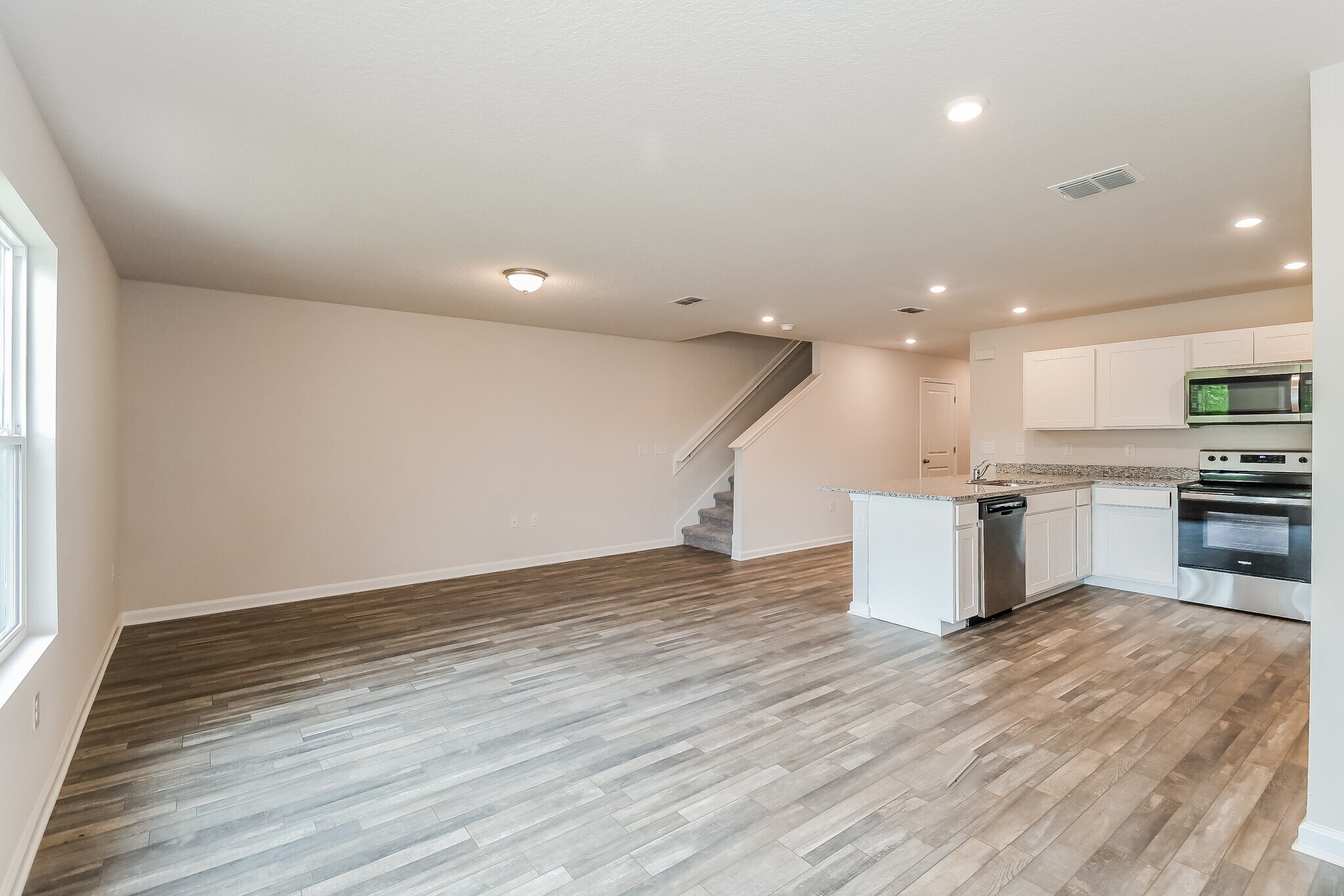 Building Photo - 45335 Red Brick Dr