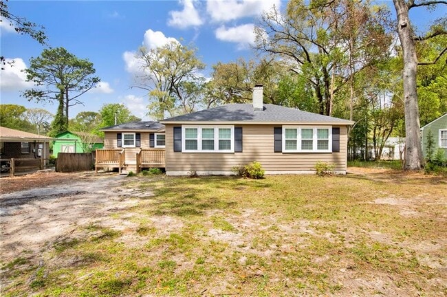 Building Photo - 331 Azalea Cir W