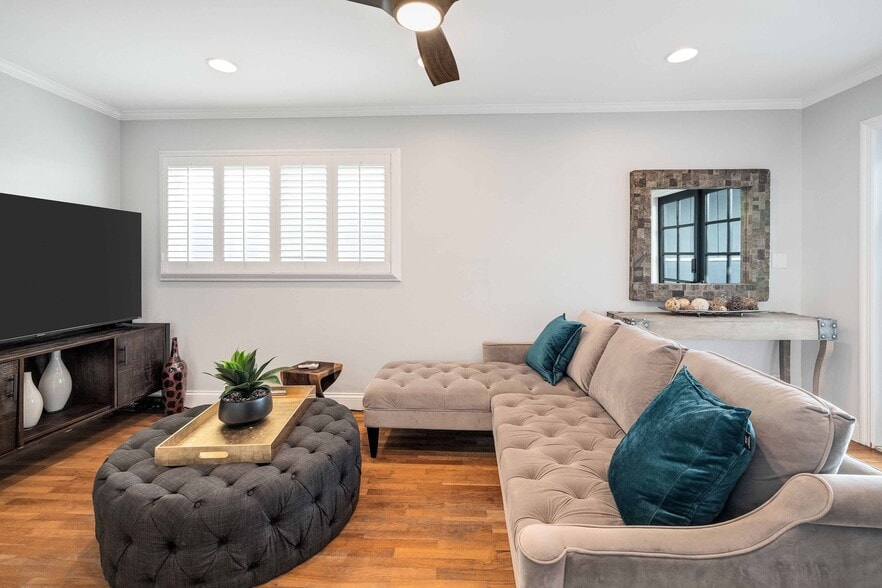 Building Photo - 1221 10th St