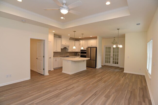 Building Photo - Charming Town Home Available