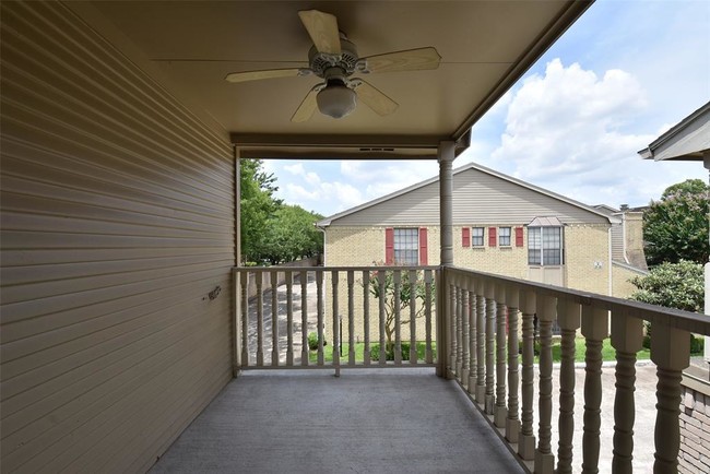 Building Photo - 7350 Kirby Dr