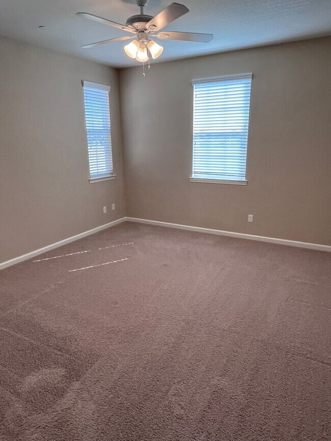Building Photo - BEAUTIFUL HOME IN WEST ROSEVILLE!!
