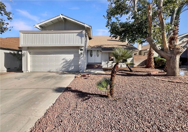 Building Photo - 9670 Summerville St