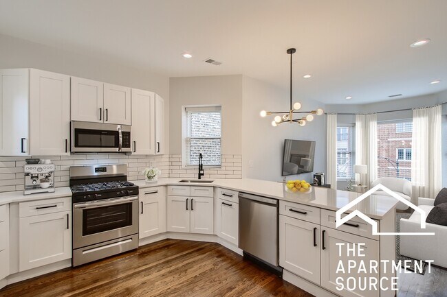 Building Photo - 1452 W Irving Park Rd