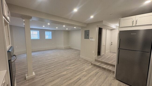 Building Photo - 5-12 Beach 130th St