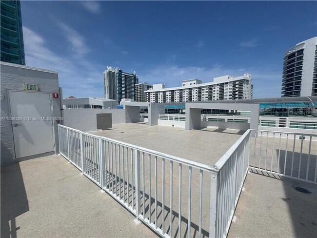 Building Photo - 5970 Indian Creek Dr